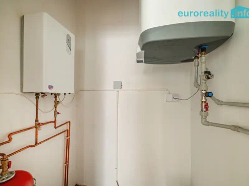Prodej domu 360 m², pozemek 11 m²