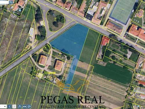 Prodej stavebního pozemku 3925 m²