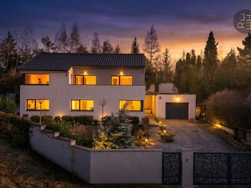 Prodej domu 346 m², pozemek 1077 m²