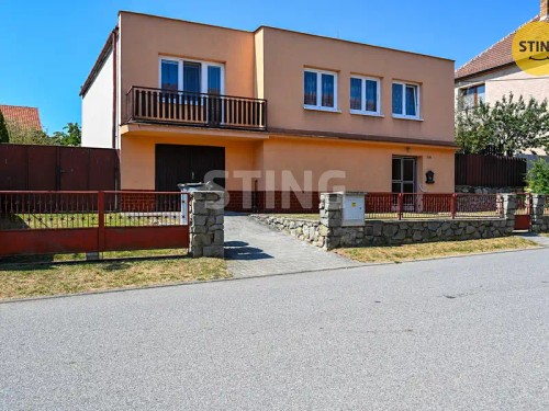 Prodej domu 200 m², pozemek 800 m²