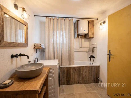 Prodej domu 458 m², pozemek 351 m²