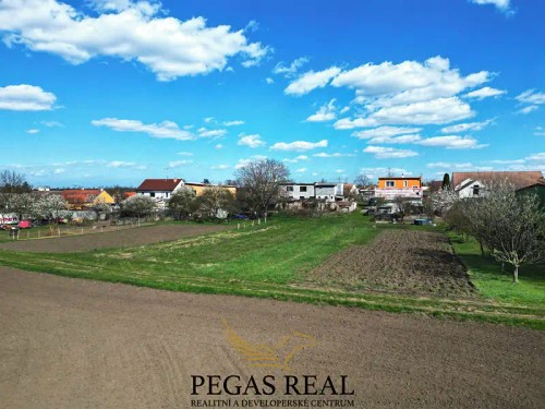 Prodej stavebního pozemku 1635 m²