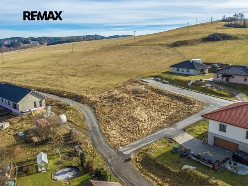 Prodej stavebního pozemku 988 m²