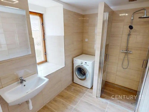 Prodej domu 245 m², pozemek 2664 m²