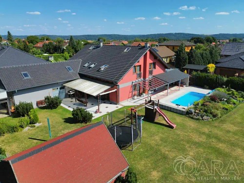 Prodej domu 373 m², pozemek 2175 m²