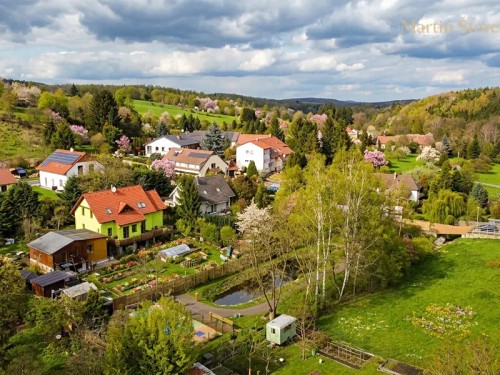 Prodej stavebního pozemku 909 m²