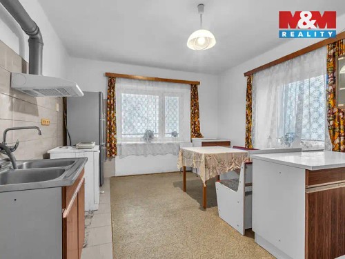 Prodej domu 225 m², pozemek 1225 m²