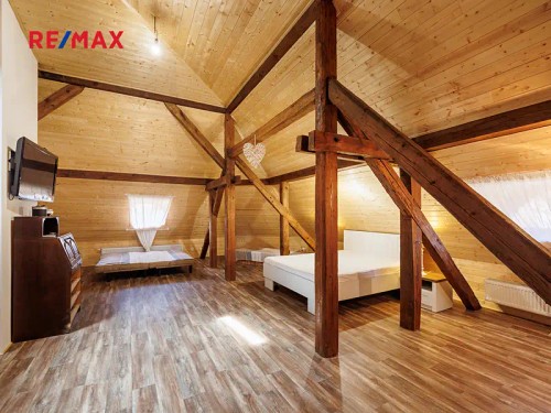 Prodej domu 688 m², pozemek 287 m²