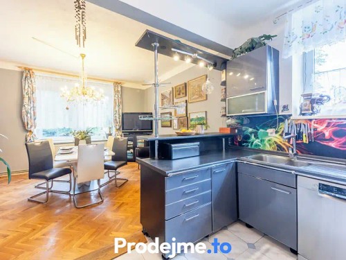 Prodej vily 220 m², pozemek 949 m²