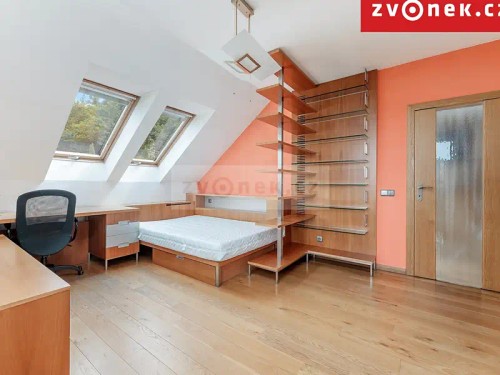 Prodej vily 540 m², pozemek 1200 m²