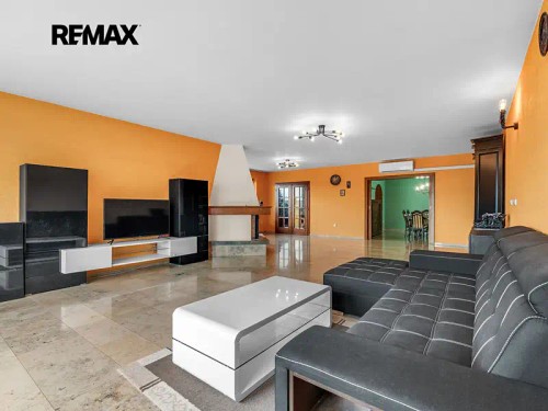Prodej domu 570 m², pozemek 1464 m²