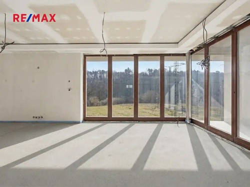 Prodej vily 260 m², pozemek 2681 m²