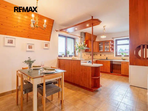 Prodej vily 296 m², pozemek 349 m²