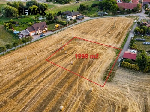 Prodej stavebního pozemku 1998 m²