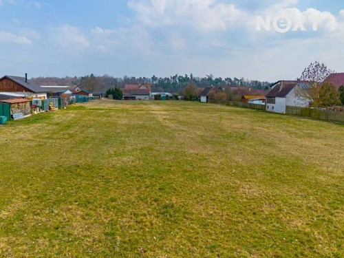 Prodej stavebního pozemku 7273 m²