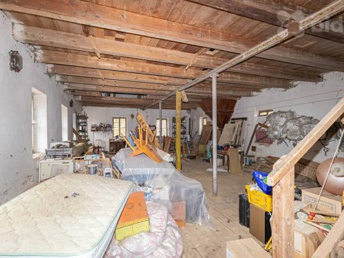 Prodej domu 950 m², pozemek 24779 m²