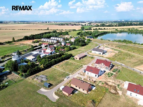 Prodej stavebního pozemku 1052 m²