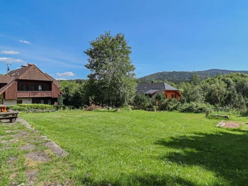 Prodej domu 450 m², pozemek 1305 m²