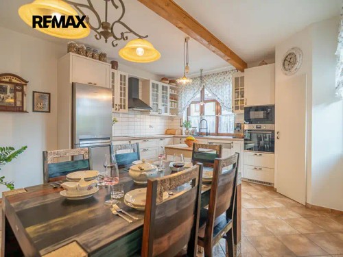 Prodej vily 296 m², pozemek 349 m²