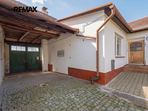 Prodej domu 427 m², pozemek 858 m²