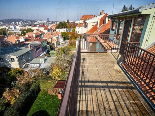 Prodej vily 354 m², pozemek 525 m²