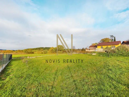 Prodej stavebního pozemku 698 m²