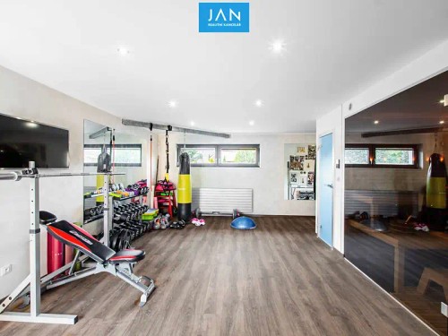 Prodej domu 385 m², pozemek 1560 m²