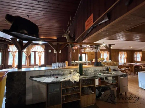 Prodej domu 1300 m², pozemek 4085 m²