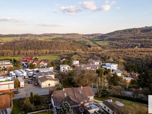 Prodej stavebního pozemku 1748 m²
