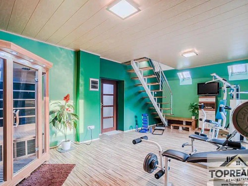 Prodej vily 303 m², pozemek 303 m²