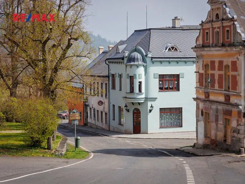 Prodej domu 688 m², pozemek 287 m²