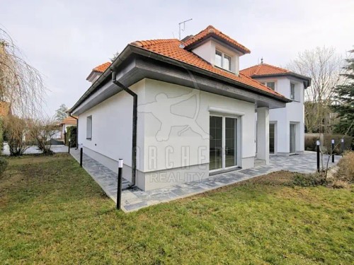 Prodej domu 298 m², pozemek 730 m²