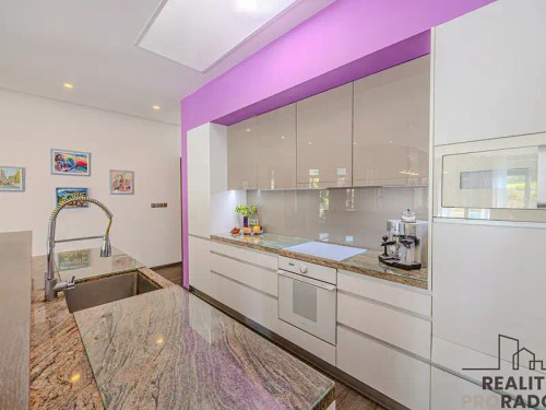 Prodej domu 206 m², pozemek 1201 m²