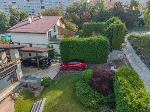Prodej domu 331 m², pozemek 1512 m²
