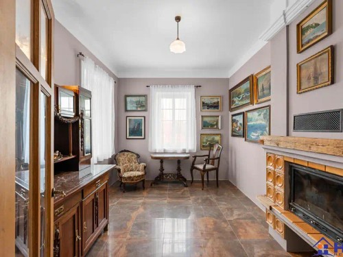 Prodej vily 743 m², pozemek 195432 m²