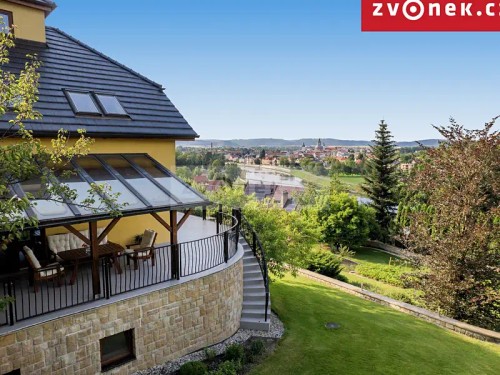 Prodej vily 540 m², pozemek 1050 m²