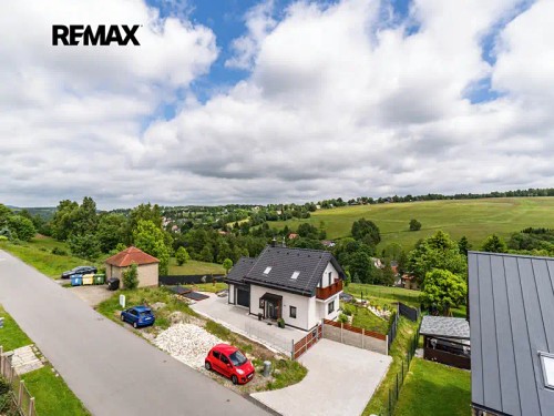 Prodej domu 328 m², pozemek 758 m²