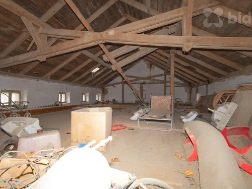 Prodej domu 950 m², pozemek 24944 m²