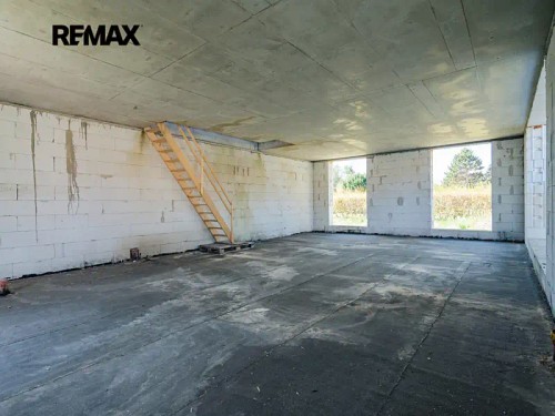 Prodej domu 1388 m², pozemek 7643 m²