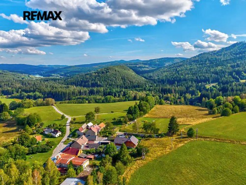 Prodej stavebního pozemku 1749 m²
