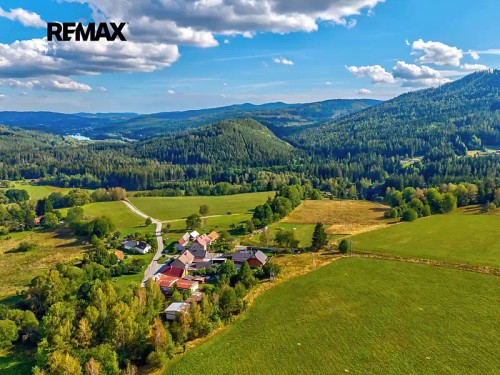 Prodej stavebního pozemku 1749 m²