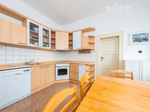 Prodej vily 350 m², pozemek 1115 m²