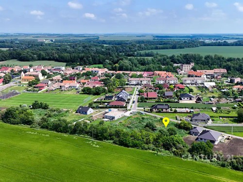 Prodej stavebního pozemku 1221 m²
