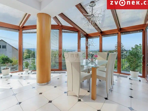 Prodej vily 540 m², pozemek 1700 m²