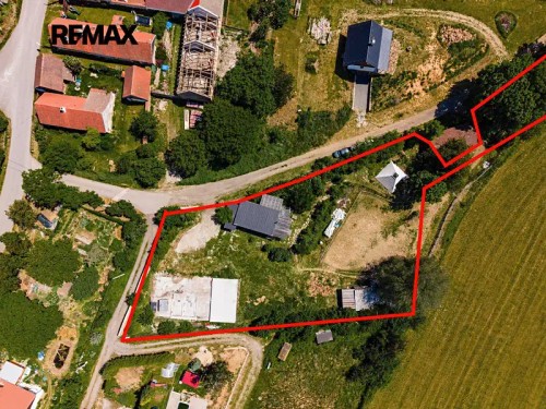 Prodej stavebního pozemku 3007 m²