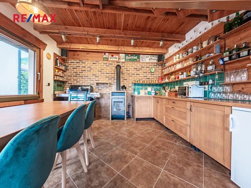 Prodaná  chata 200 m², pozemek 1966 m²