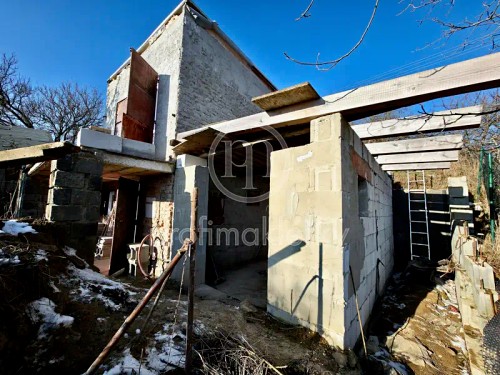 Prodej stavebního pozemku 1215 m²