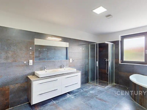 Prodej domu 319 m², pozemek 1499 m²