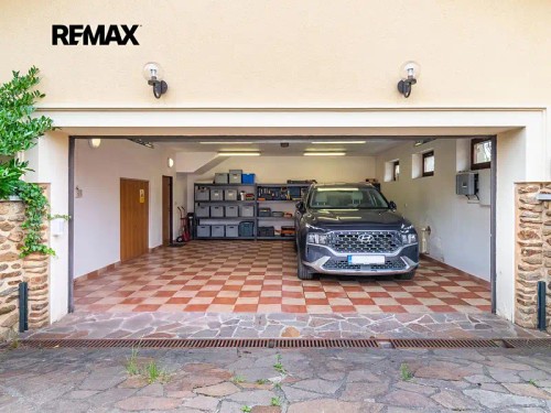Prodej domu 570 m², pozemek 1464 m²