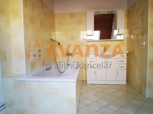 Prodej vily 396 m², pozemek 963 m²